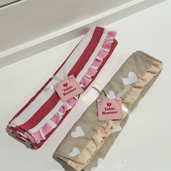 Target Heart Patterned Target Runner - Picture 5 of 9